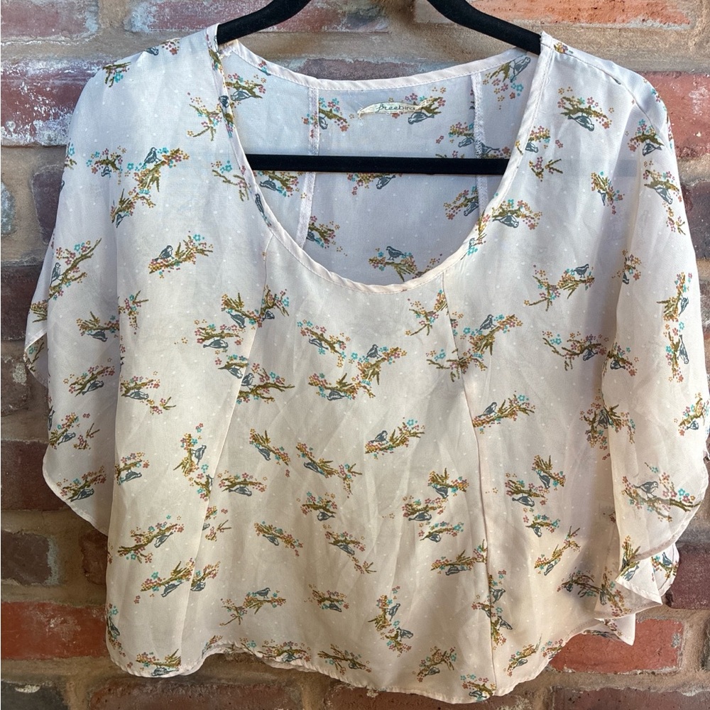 Free Bird - Light Cream Floral Short-Sleeve Blouse